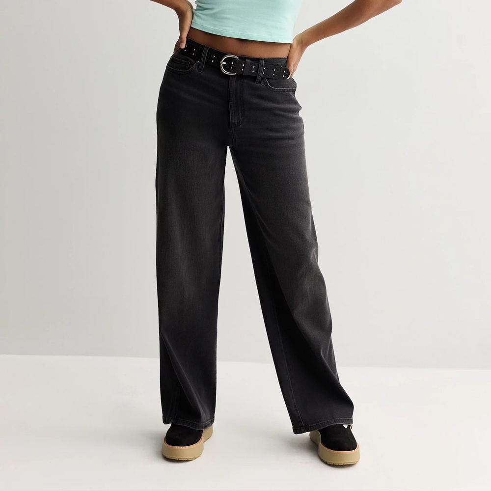 ❥𝗦𝗢: Super High Rise Distressed 90s Wide Leg Jeans - Black